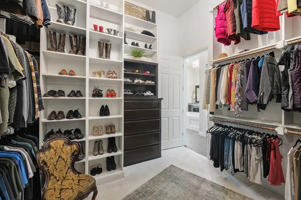 1619 Bloomfield Road Valley View, TX 76272