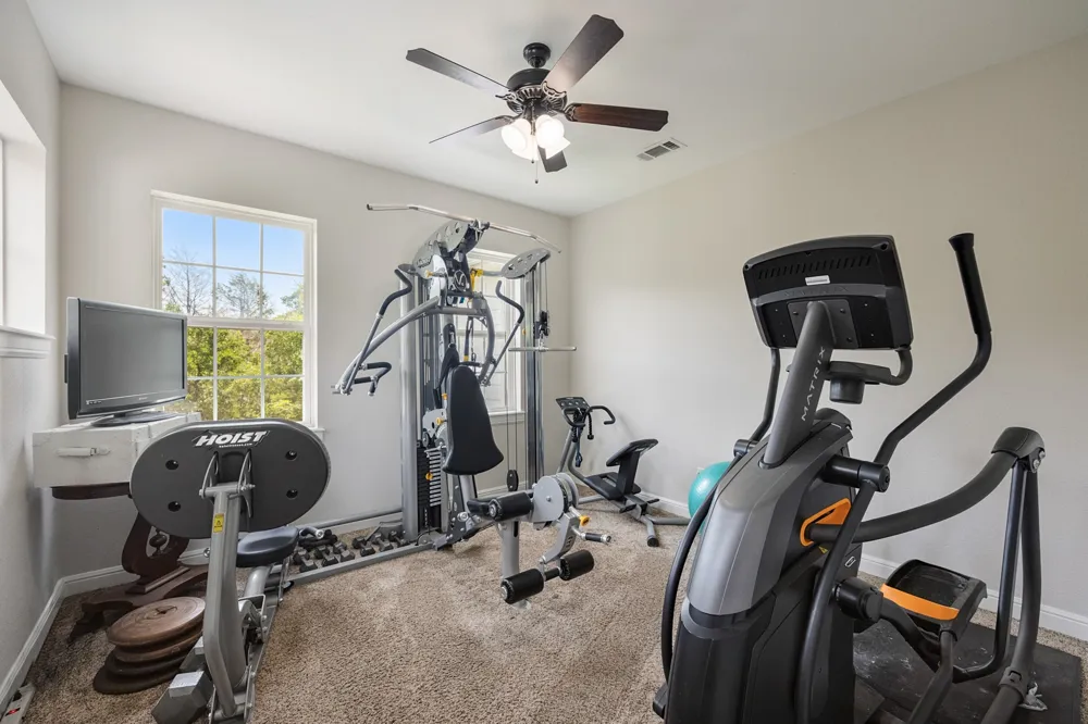 1619 Bloomfield Road Valley View, TX 76272