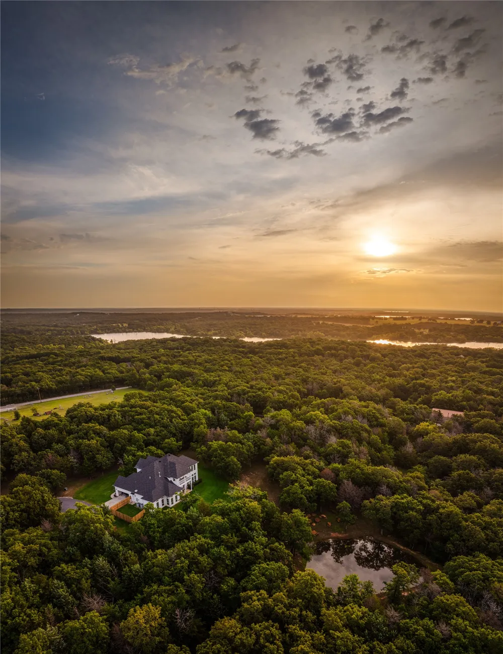 1619 Bloomfield Road Valley View, TX 76272