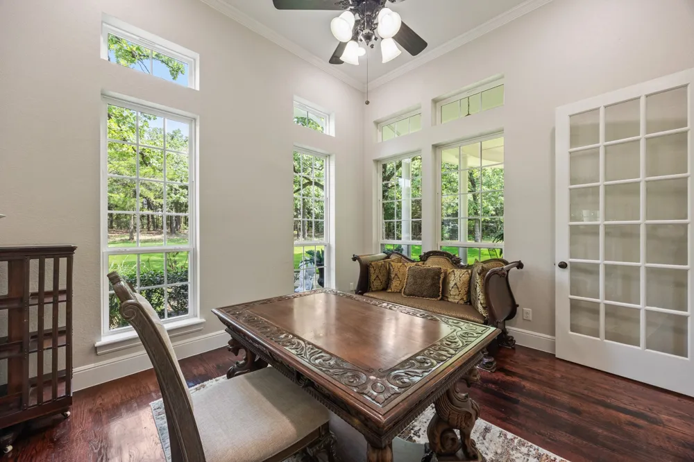 1619 Bloomfield Road Valley View, TX 76272