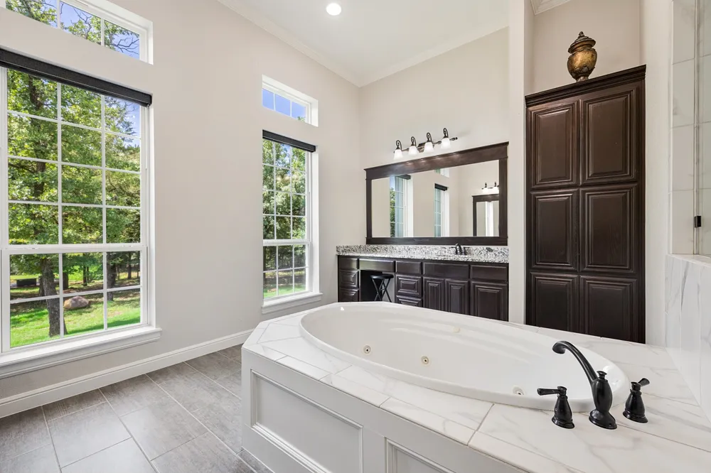 1619 Bloomfield Road Valley View, TX 76272