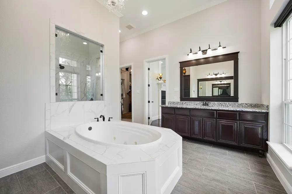1619 Bloomfield Road Valley View, TX 76272