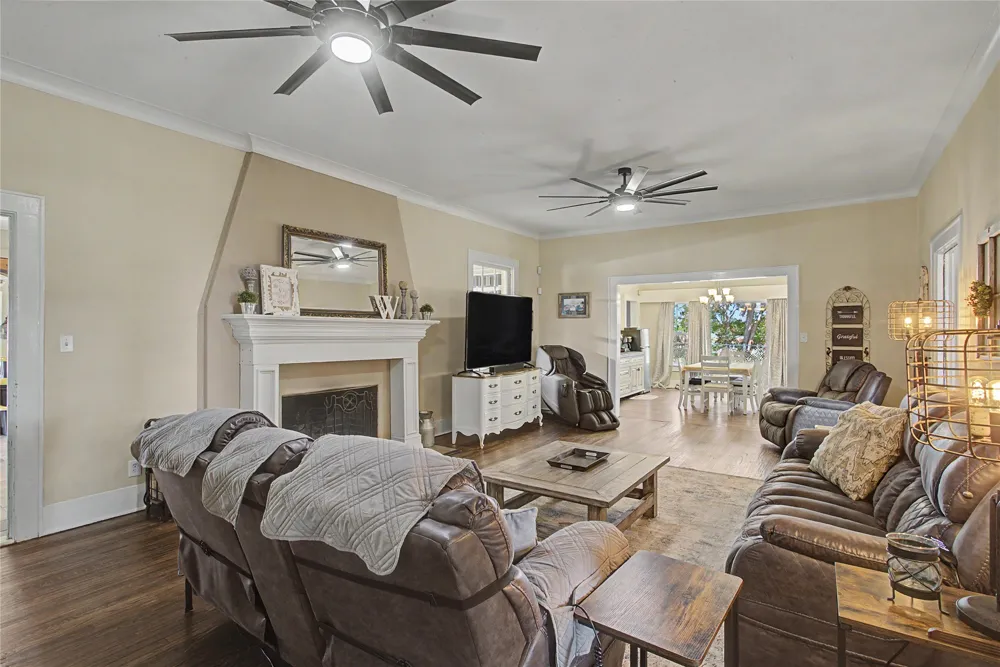 7921 White Settlement Road White Settlement, TX 76108