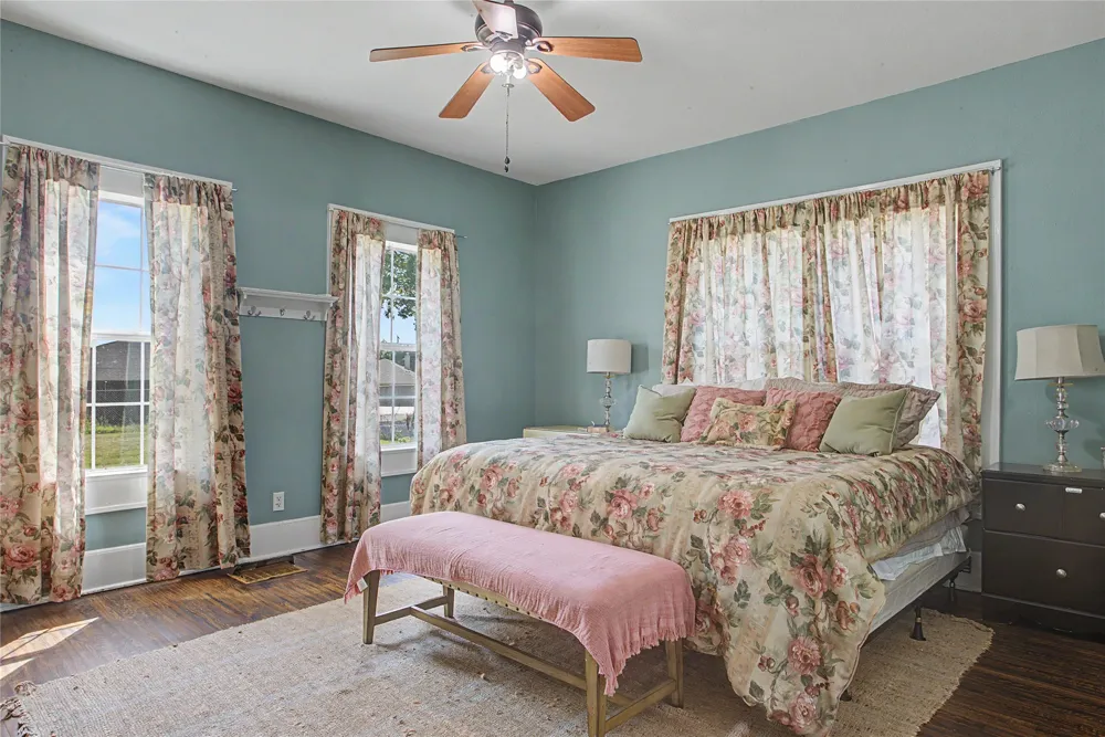 7921 White Settlement Road White Settlement, TX 76108