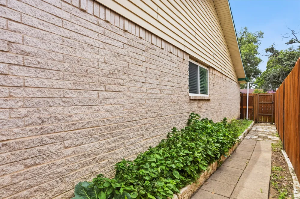 1113 Winterwood Drive Lewisville, TX 75067