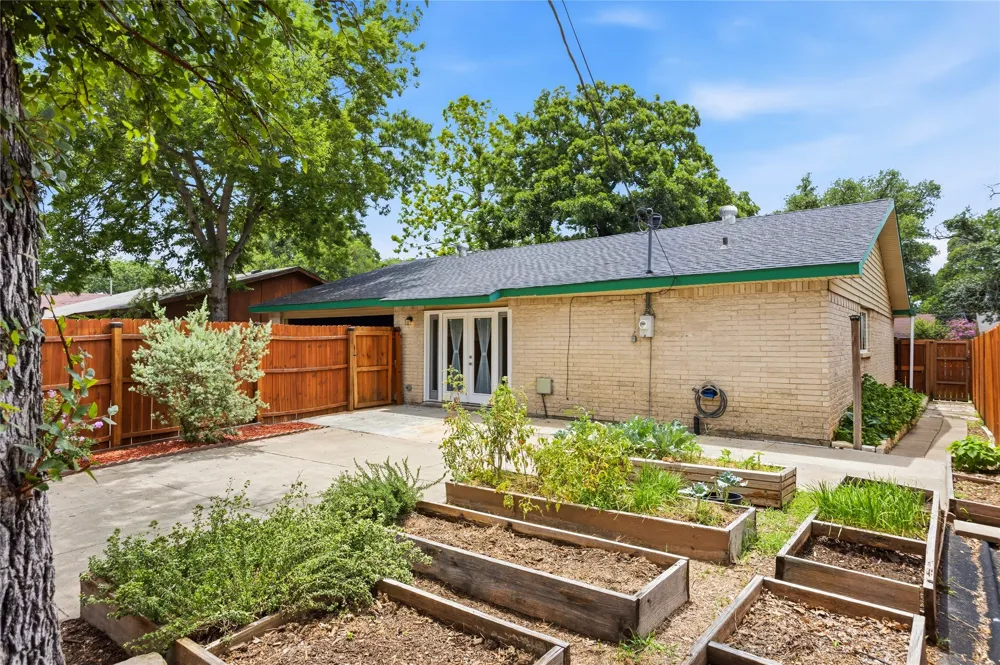 1113 Winterwood Drive Lewisville, TX 75067