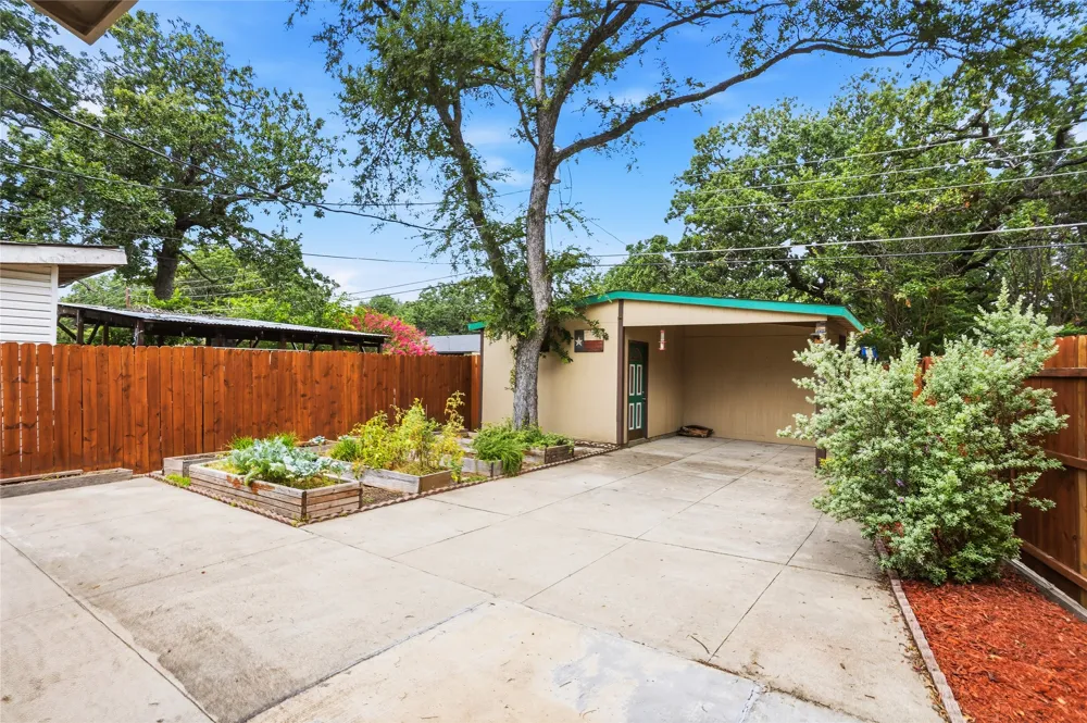 1113 Winterwood Drive Lewisville, TX 75067