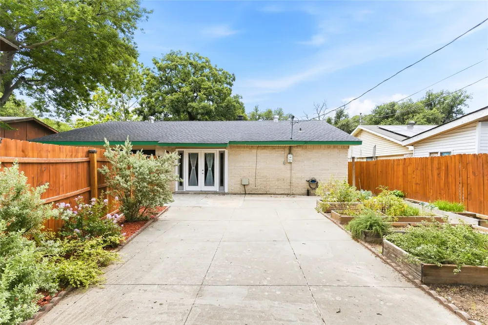 1113 Winterwood Drive Lewisville, TX 75067