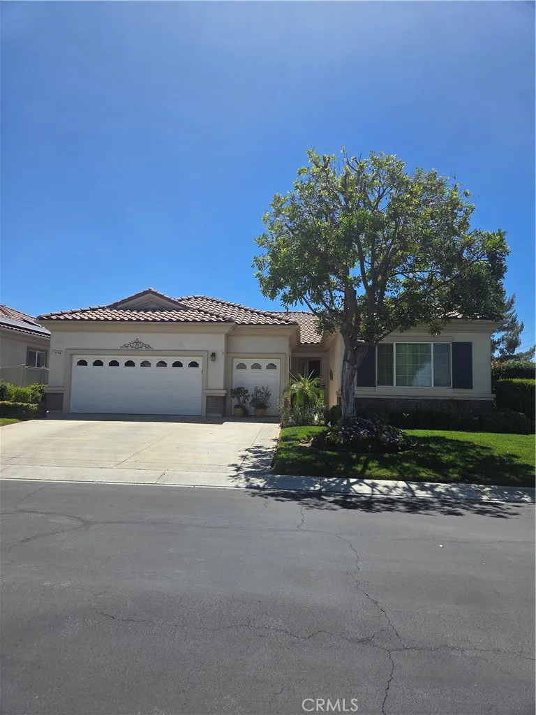 1704 Reyes Beaumont, CA 92223