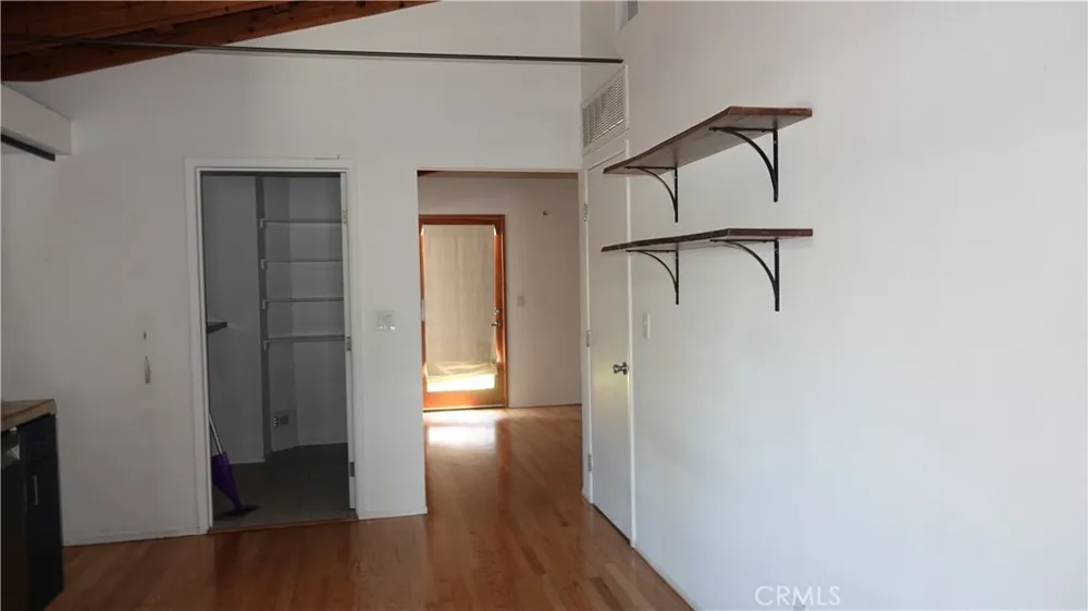 3363 Hollydale Los Angeles, CA 90039