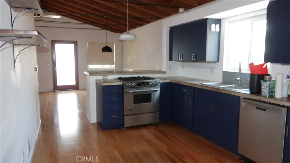3363 Hollydale Los Angeles, CA 90039