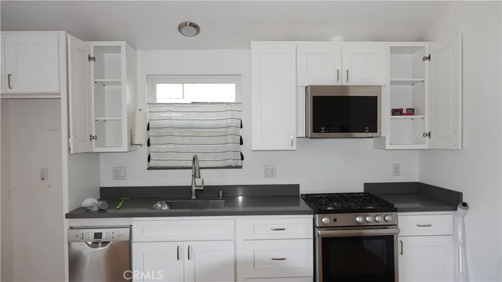3363 Hollydale Los Angeles, CA 90039
