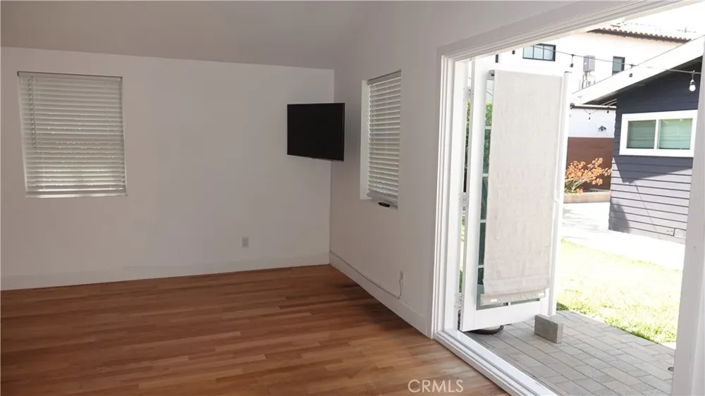 3363 Hollydale Los Angeles, CA 90039
