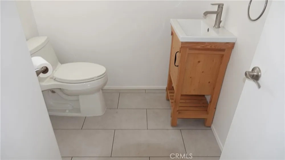 3363 Hollydale Los Angeles, CA 90039