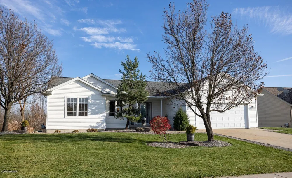 7058 Shady Knoll Drive SE Caledonia, MI 49316
