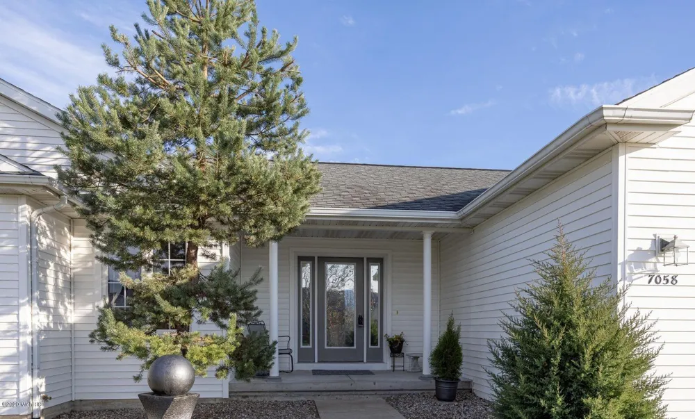 7058 Shady Knoll Drive SE Caledonia, MI 49316