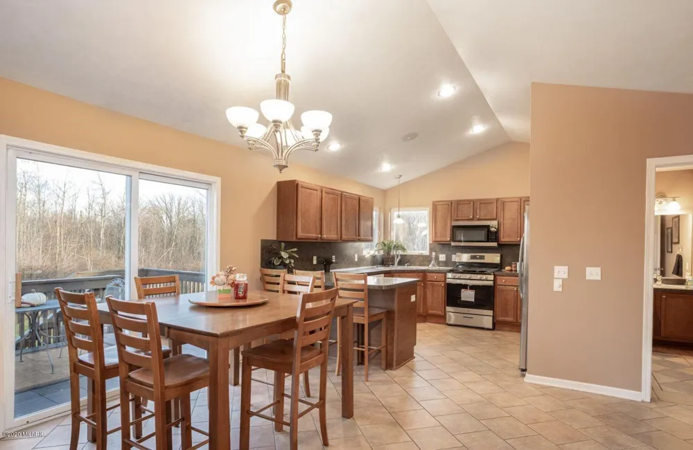 7058 Shady Knoll Drive SE Caledonia, MI 49316