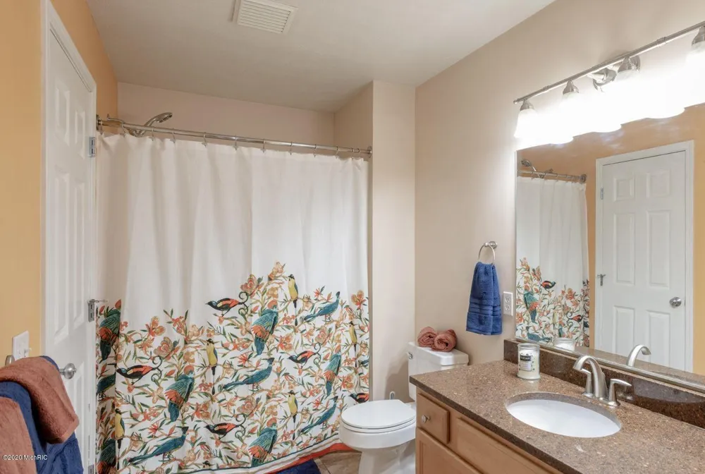 7058 Shady Knoll Drive SE Caledonia, MI 49316