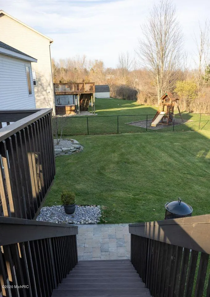 7058 Shady Knoll Drive SE Caledonia, MI 49316