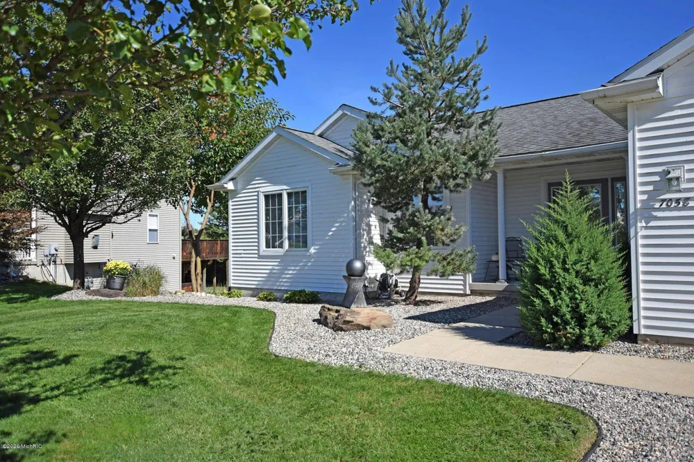 7058 Shady Knoll Drive SE Caledonia, MI 49316