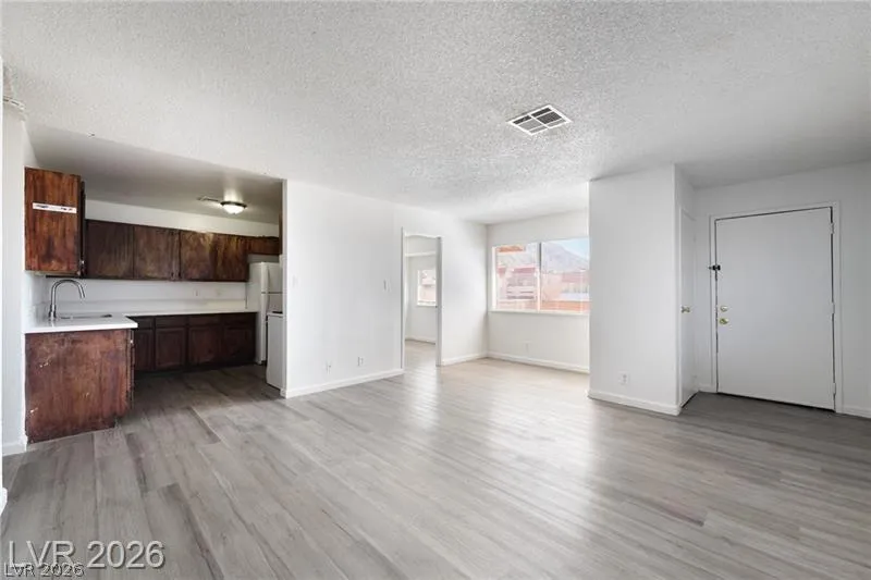 6982 Hopkins Drive Las Vegas, NV 89156