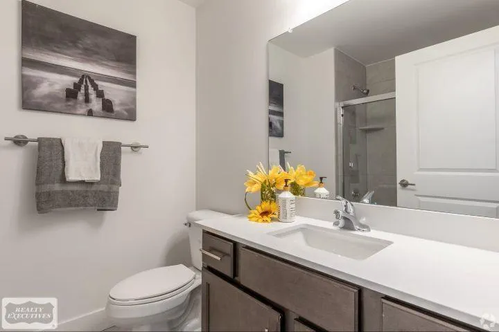 32968 Antrim Drive Chesterfield Township, MI 48047