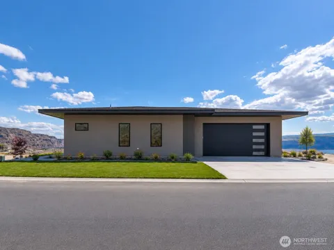 9604 Ridgeview Drive NW