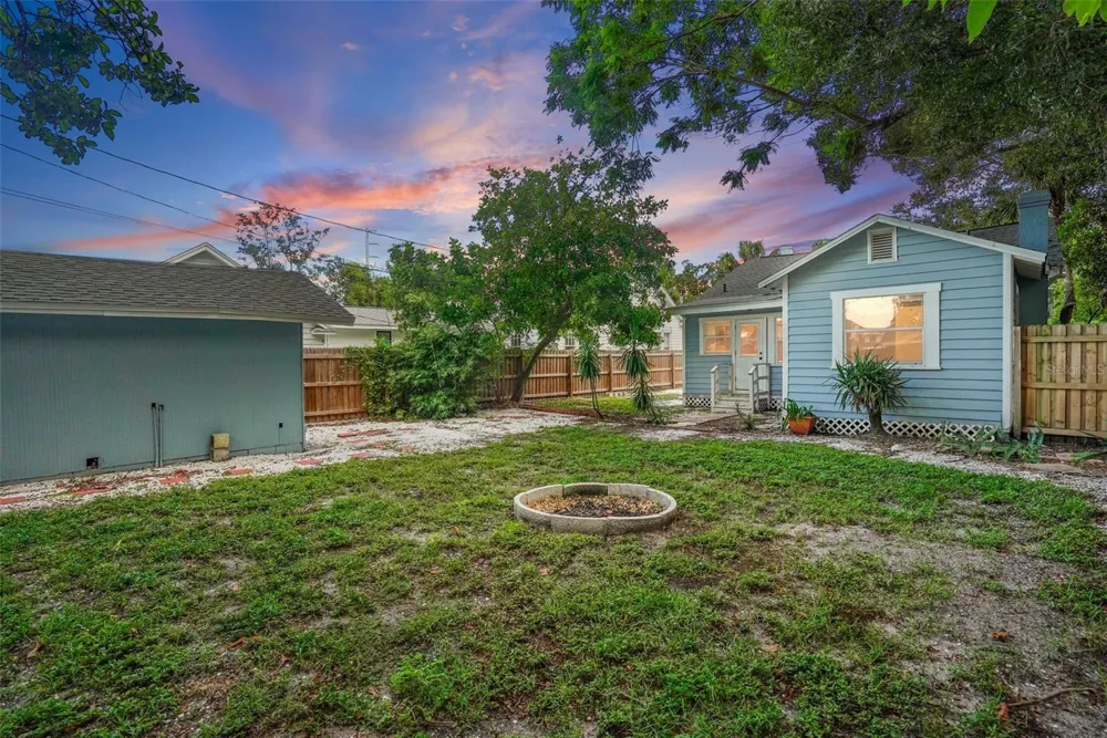 2111 BURLINGTON AVENUE St Petersburg, FL 33713