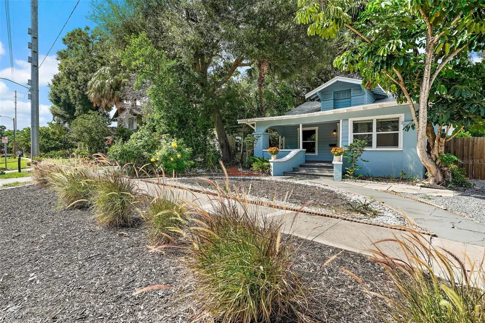 2111 BURLINGTON AVENUE St Petersburg, FL 33713