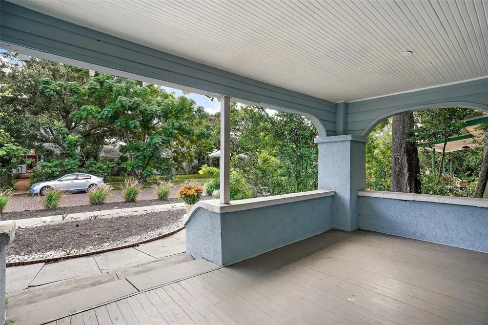 2111 BURLINGTON AVENUE St Petersburg, FL 33713