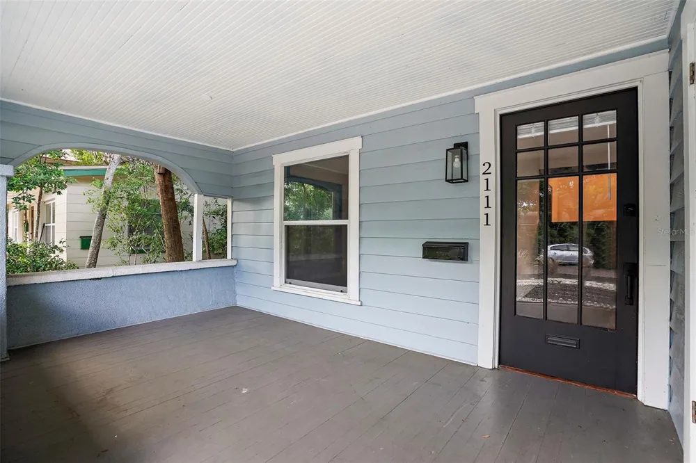 2111 BURLINGTON AVENUE St Petersburg, FL 33713