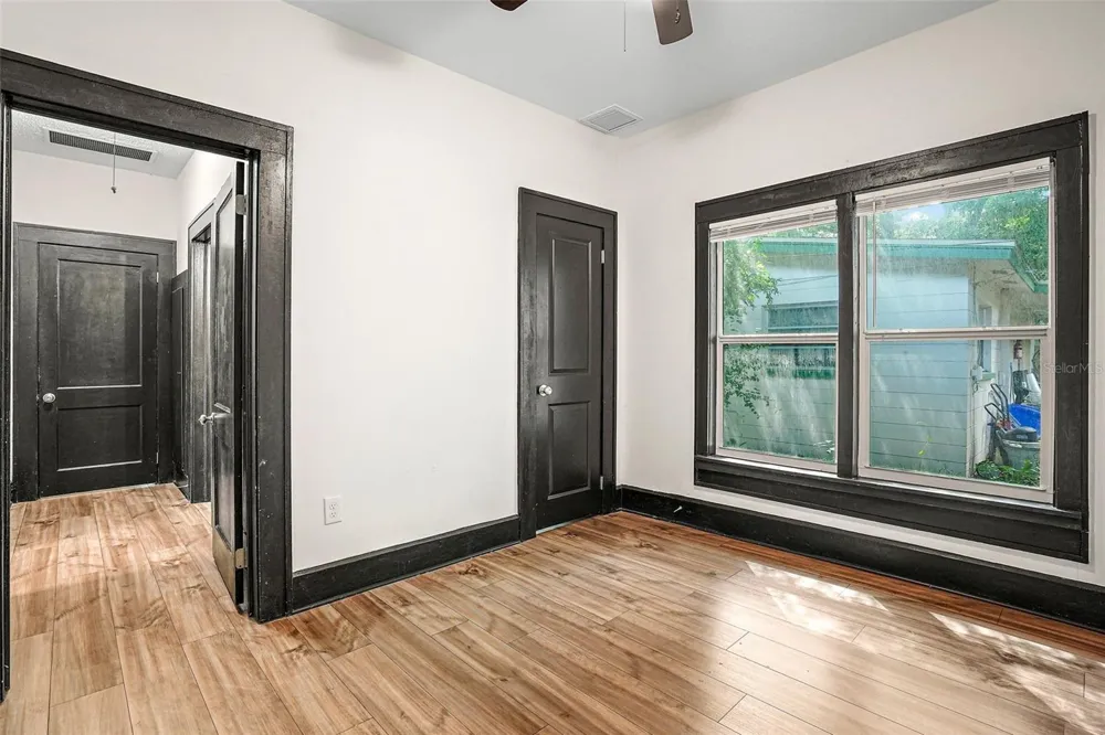 2111 BURLINGTON AVENUE St Petersburg, FL 33713