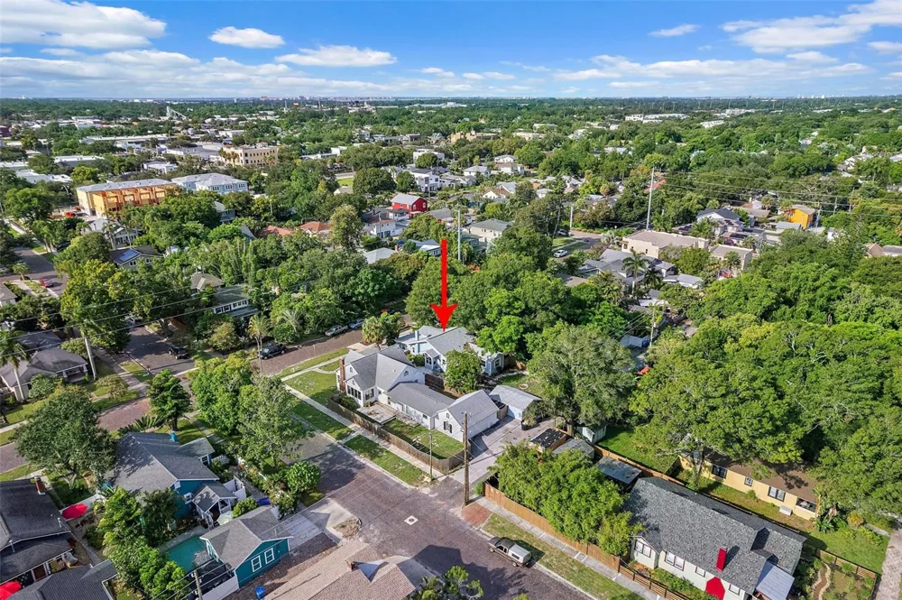 2111 BURLINGTON AVENUE St Petersburg, FL 33713