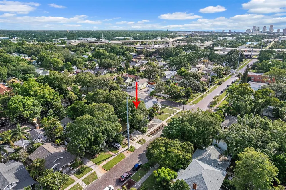 2111 BURLINGTON AVENUE St Petersburg, FL 33713