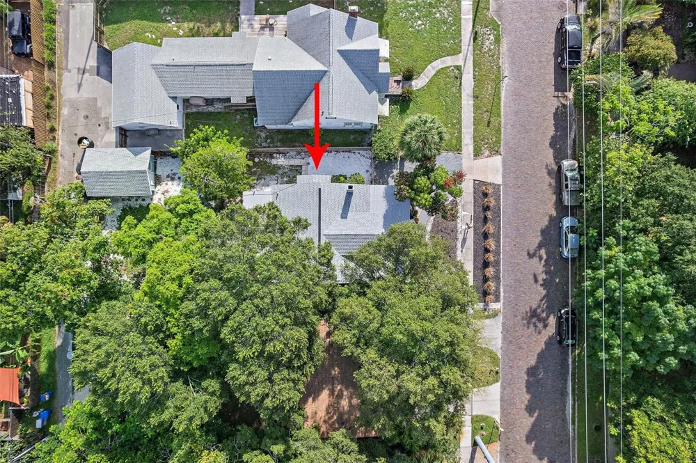 2111 BURLINGTON AVENUE St Petersburg, FL 33713