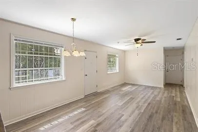 420 FAIRVIEW AVENUE Deland, FL 32724