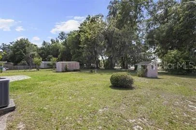 420 FAIRVIEW AVENUE Deland, FL 32724