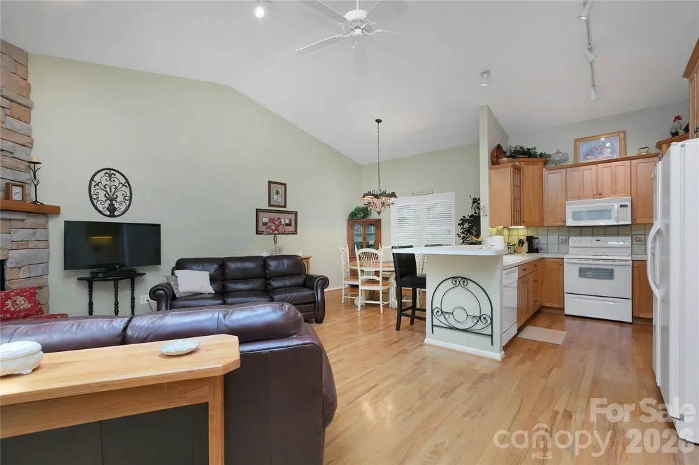 2641 Connestee Trail #L7/U68 Brevard, NC 28712