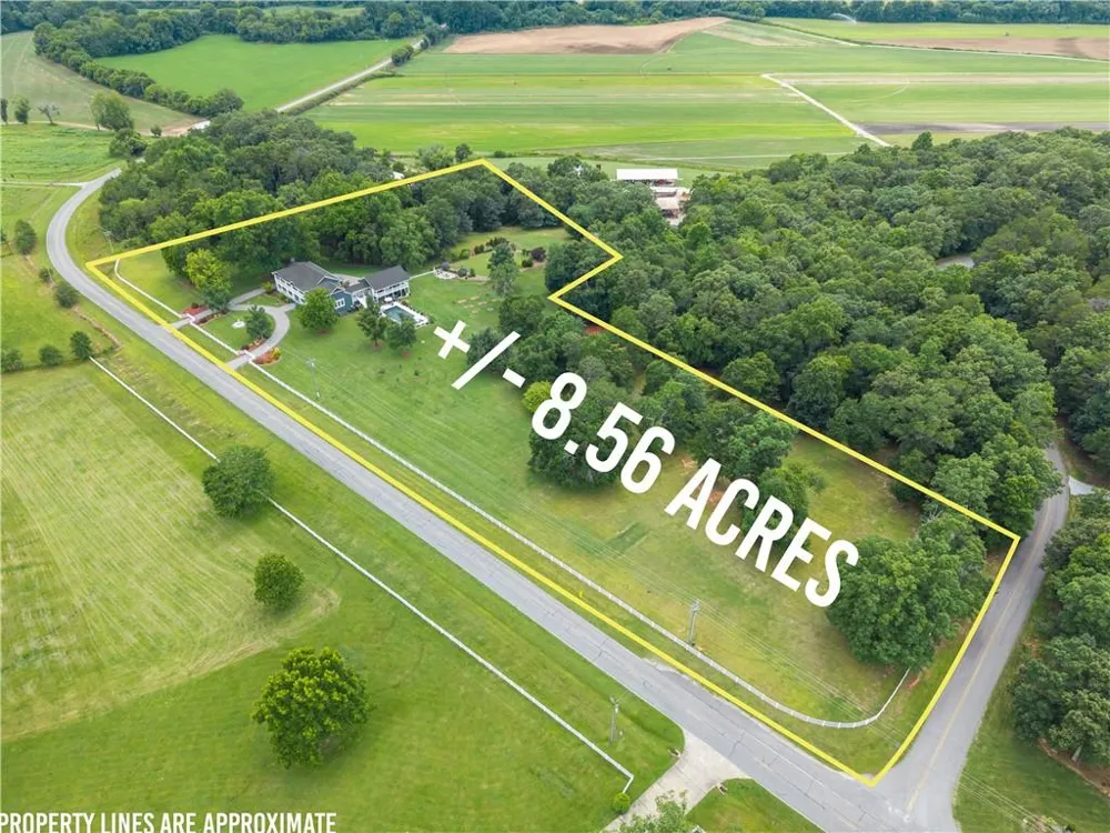 1857 Hardman Rd Clarkesville, GA 30523