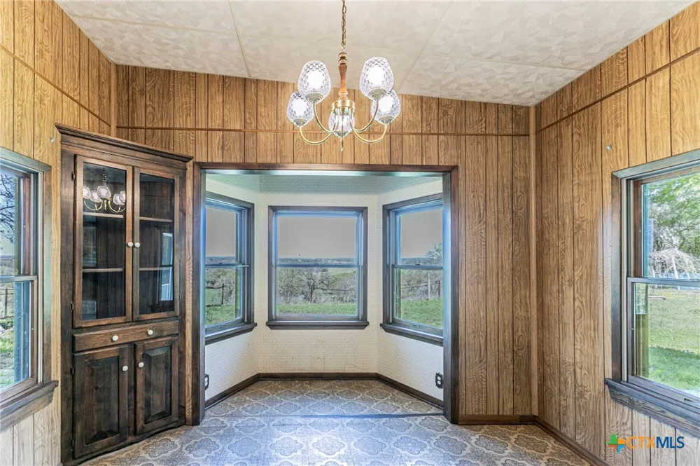 1500 County Road 405 Buckholts, TX 76518