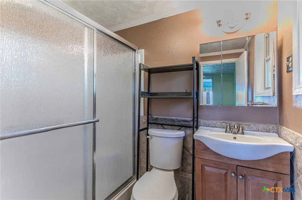 1500 County Road 405 Buckholts, TX 76518