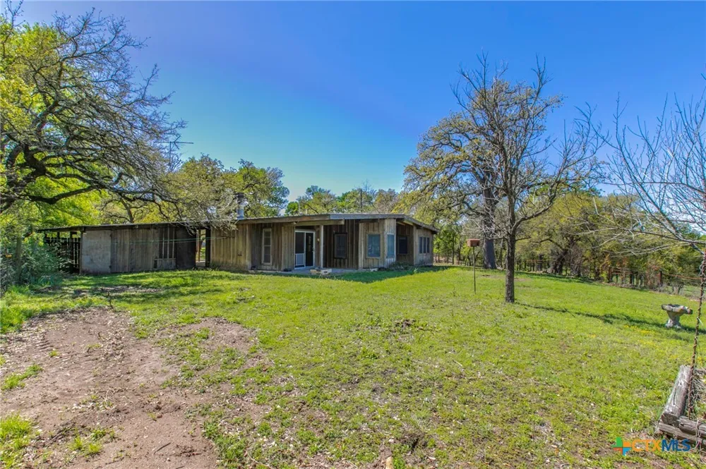 1500 County Road 405 Buckholts, TX 76518