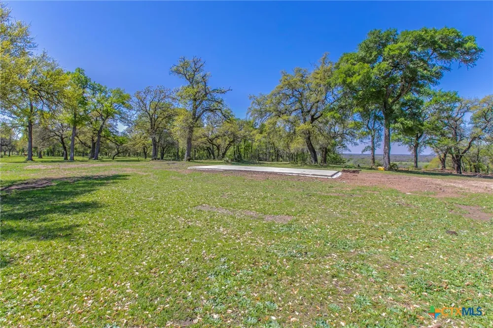 1500 County Road 405 Buckholts, TX 76518