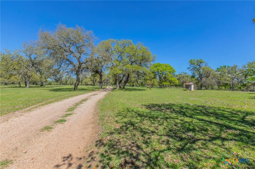 1500 County Road 405 Buckholts, TX 76518