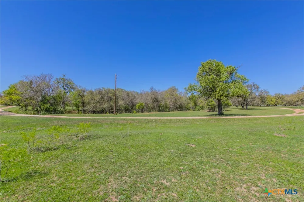 1500 County Road 405 Buckholts, TX 76518