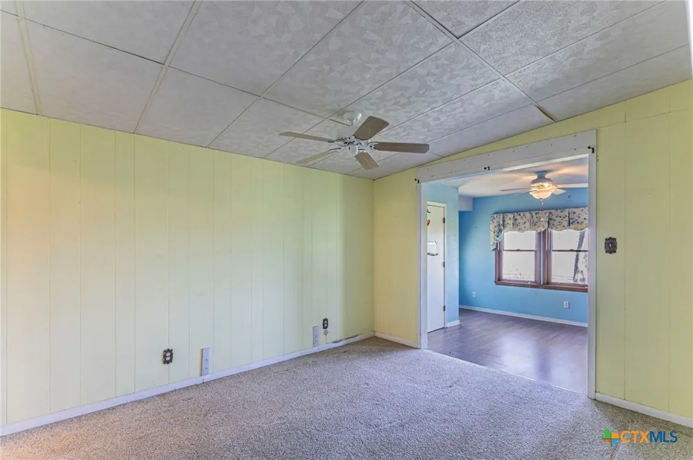 1500 County Road 405 Buckholts, TX 76518
