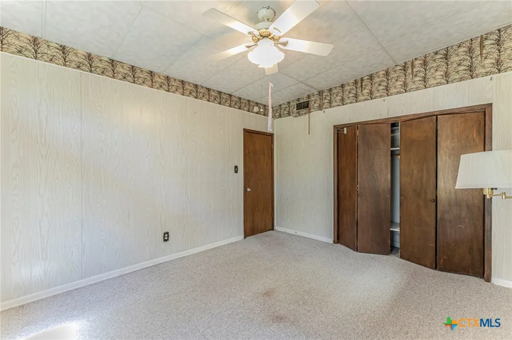 1500 County Road 405 Buckholts, TX 76518