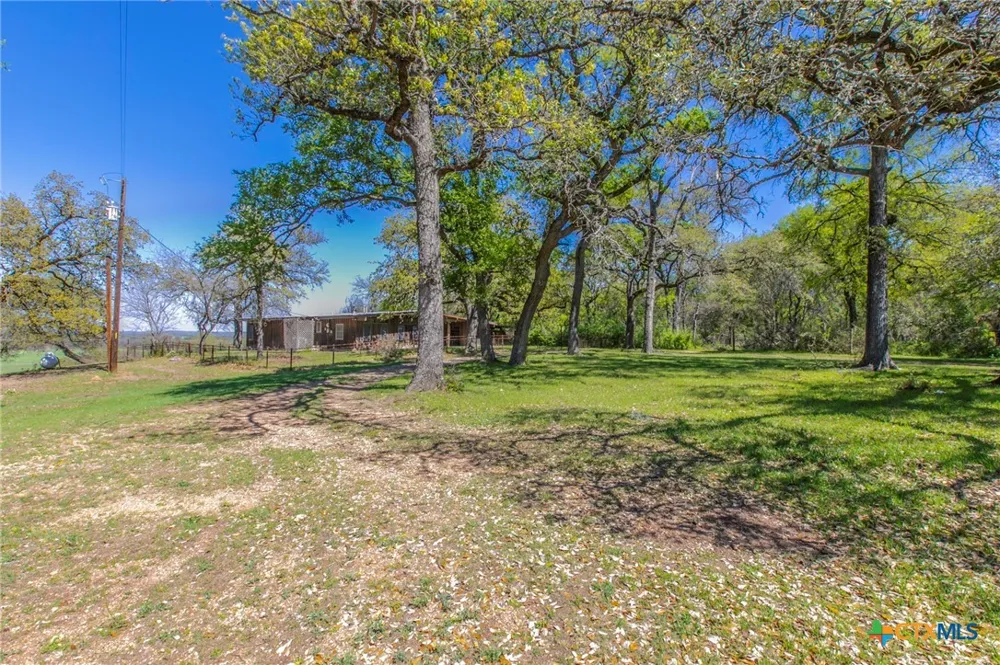 1500 County Road 405 Buckholts, TX 76518