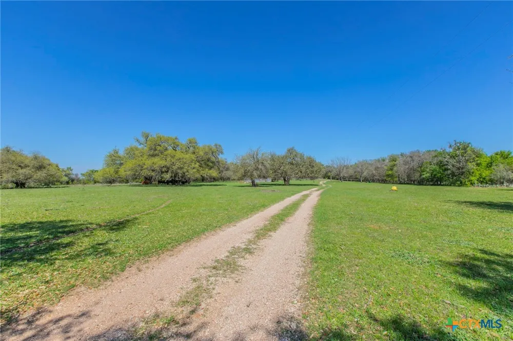 1500 County Road 405 Buckholts, TX 76518