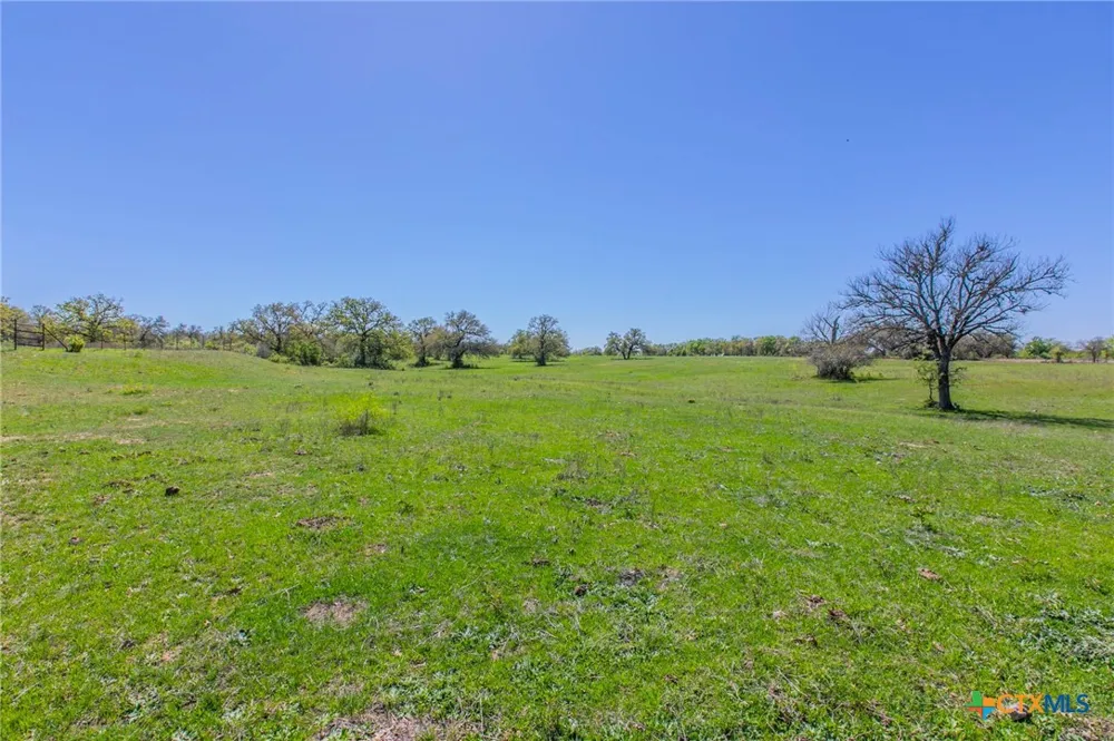 1500 County Road 405 Buckholts, TX 76518